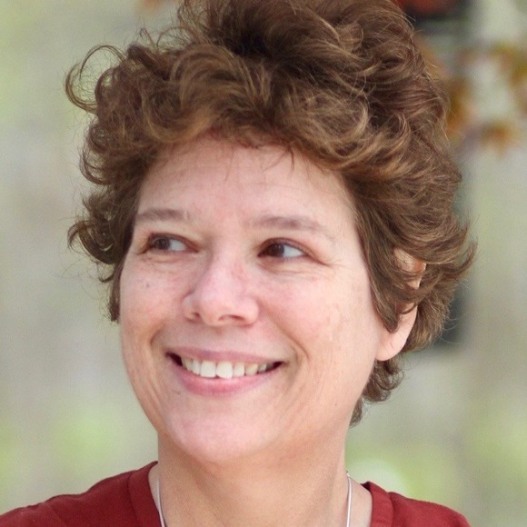 Meet your Posher, Claudia - Picture 1 of 1